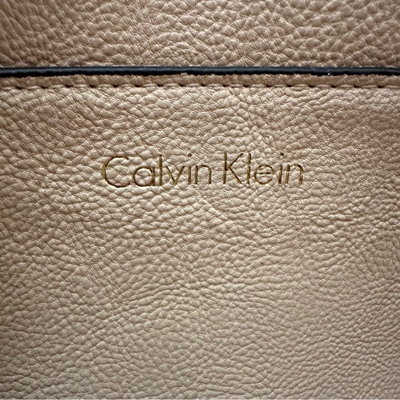 Calvin Klein Sonoma Large Floral Reversible Leather Tote Bag - Picture 7 of 9